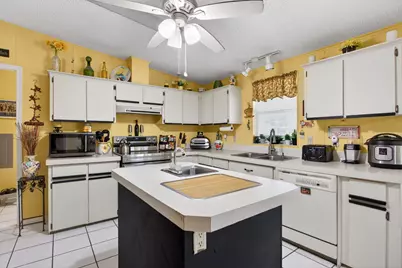 6482 NW 37th Avenue, Coconut Creek, FL 33073 - Photo 22