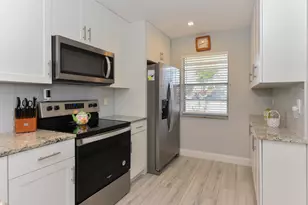 342 Lake Evelyn Dr, West Palm Beach, FL 33411 - Photo 8
