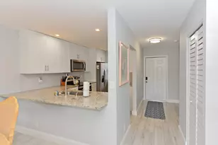342 Lake Evelyn Dr, West Palm Beach, FL 33411 - Photo 4