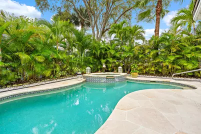 27 Grand Bay Circle, Juno Beach, FL 33408 - Photo 2