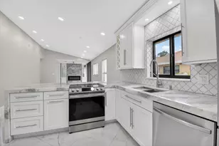 8216 Sweetbriar Way, Boca Raton, FL 33496 - Photo 22