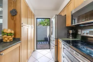 563 NE 7th Ave, Fort Lauderdale, FL 33301 - Photo 16