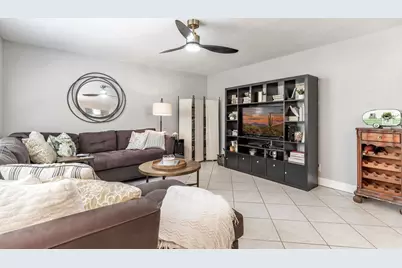 563 NE 7th Avenue #1B, Fort Lauderdale, FL 33301 - Photo 8