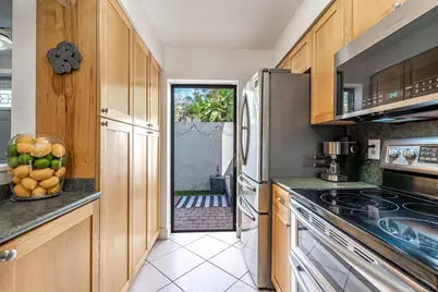 563 NE 7th Avenue #1B, Fort Lauderdale, FL 33301 - Photo 16
