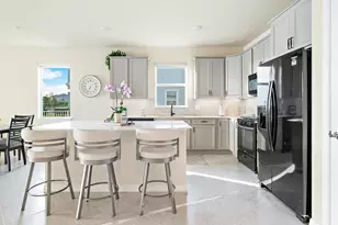 10346 SW Captiva Dr SW, Port Saint Lucie, FL 34987 - Photo 6