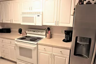 1900 Oceanwalk Ln, Pompano Beach, FL 33062 - Photo 10