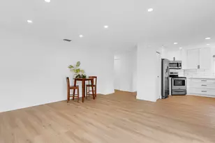 10372 SW 9th Ln, Pembroke Pines, FL 33025 - Photo 16