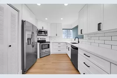 10372 SW 9th Lane, Pembroke Pines, FL 33025 - Photo 18