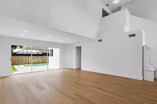 10372 SW 9th Ln, Pembroke Pines, FL 33025 - Photo 8