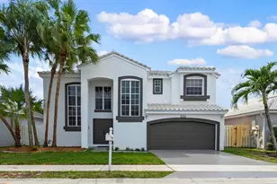 10372 SW 9th Ln, Pembroke Pines, FL 33025 - Photo 4