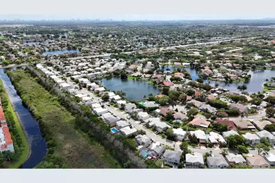 10372 SW 9th Lane, Pembroke Pines, FL 33025 - Photo 56