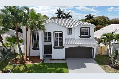 10372 SW 9th Lane, Pembroke Pines, FL 33025 - Photo 2