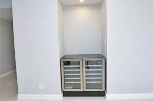 19355 Turnberry Way, Miami, FL 33180 - Photo 12