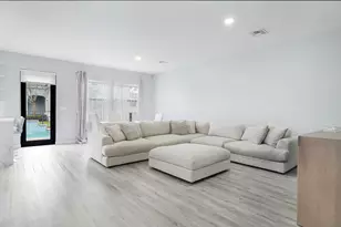 19329 NE 8th Ct, Miami, FL 33179 - Photo 2