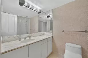 5500 Collins Ave, Miami Beach, FL 33140 - Photo 32