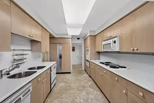 5500 Collins Ave, Miami Beach, FL 33140 - Photo 10