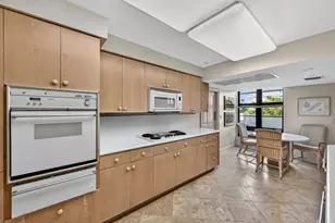 5500 Collins Ave, Miami Beach, FL 33140 - Photo 8