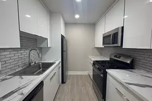 201 SW 7th St, Boca Raton, FL 33432 - Photo 2