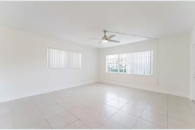 201 SW 7th Street #10, Boca Raton, FL 33432 - Photo 2