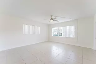 201 SW 7th St, Boca Raton, FL 33432 - Photo 2