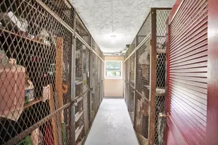 1055 Country Club Dr, Margate, FL 33063 - Photo 20