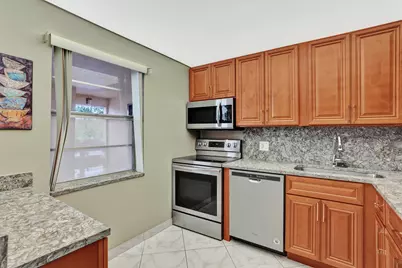 1055 Country Club Drive #305, Margate, FL 33063 - Photo 6