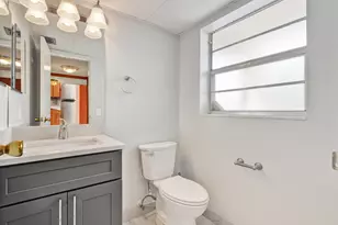 1055 Country Club Dr, Margate, FL 33063 - Photo 10