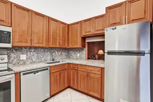 1055 Country Club Dr, Margate, FL 33063 - Photo 4