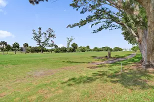 1055 Country Club Dr, Margate, FL 33063 - Photo 22
