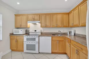 21988 Cypress Dr, Boca Raton, FL 33433 - Photo 14