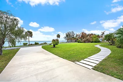 6205 S Indian River Drive, Fort Pierce, FL 34982 - Photo 2