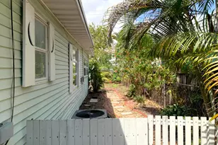 325 NE 21st St, Wilton Manors, FL 33305 - Photo 24