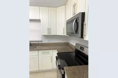 325 NE 21st Street, Wilton Manors, FL 33305 - Photo 8