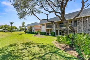 18081 SE Country Club Dr, Jupiter, FL 33469 - Photo 4