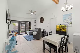 2331 Peach Ct, Pembroke Pines, FL 33026 - Photo 2