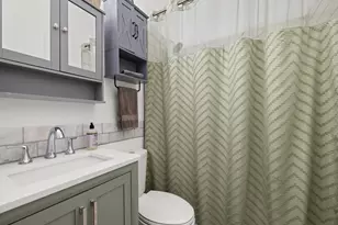 2331 Peach Ct, Pembroke Pines, FL 33026 - Photo 14