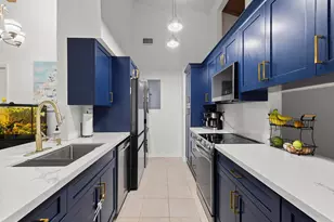 2331 Peach Ct, Pembroke Pines, FL 33026 - Photo 8