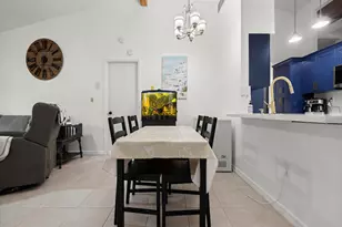 2331 Peach Ct, Pembroke Pines, FL 33026 - Photo 6