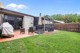 2331 Peach Ct, Pembroke Pines, FL 33026 - Photo 18