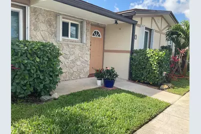 2847 Ashley Drive W #G, West Palm Beach, FL 33415 - Photo 2
