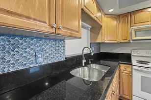 5171 W Oakland Park Blvd, Lauderdale Lakes, FL 33313 - Photo 4