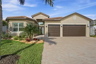 11968 SW Whitewater Falls Ct, Port Saint Lucie, FL 34987 - Photo 4