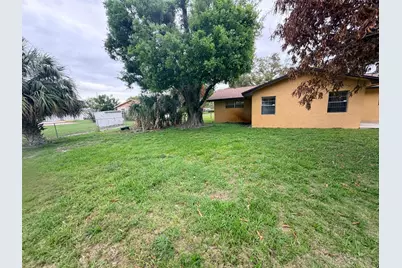 2207 Avenue O, Fort Pierce, FL 34950 - Photo 2