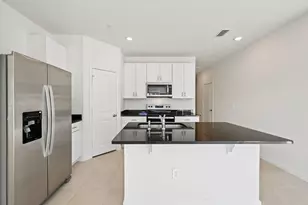 616 Salisbury Cir, Fort Pierce, FL 34982 - Photo 4