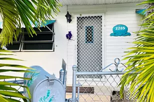 2285 NE 136th Ln, North Miami Beach, FL 33181 - Photo 6