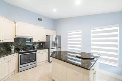 5713 Boynton Bay Circle, Boynton Beach, FL 33437 - Photo 8