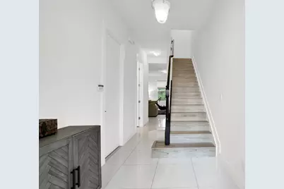 7113 Kensington Court, Palm Beach Gardens, FL 33418 - Photo 4