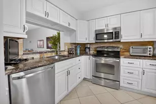 6866 Huntington Ln, Delray Beach, FL 33446 - Photo 12