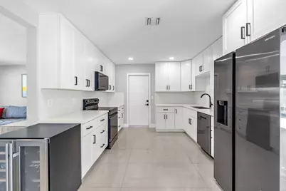 3374 NE 19th Avenue, Oakland Park, FL 33306 - Photo 8