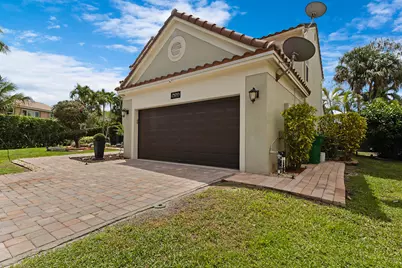 7500 Live Oak Drive, Coral Springs, FL 33065 - Photo 4